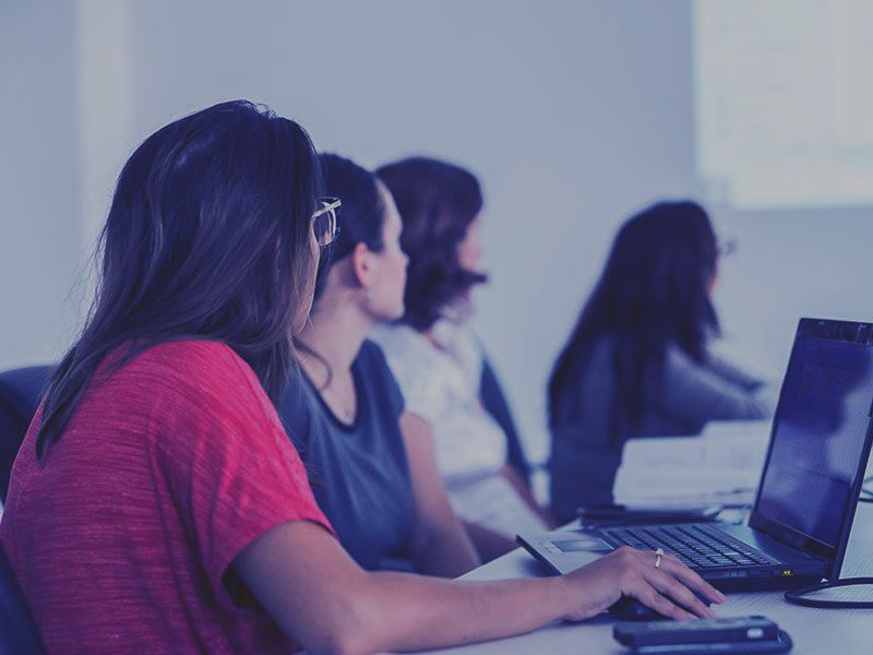 Pregătire învăţare pe module specifice; Experţi în cunoștinţele tehnice; Tehnicieni care fac ansambluri de furtunuri complexe; Recenzii bazate pe performanţă; Oportunităţi de creștere